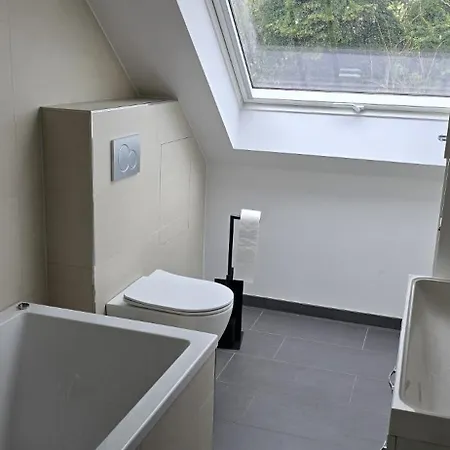 Duesseldorf Ratingen Naehe Messe Flughafen Uni Essen * Mintard