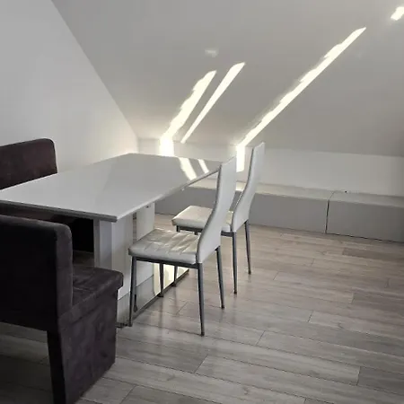 Duesseldorf Ratingen Naehe Messe Flughafen Uni Essen