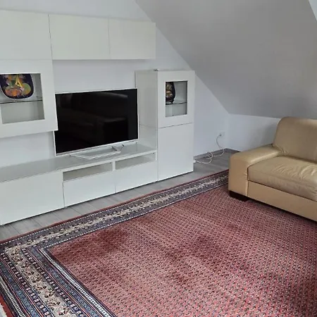 Duesseldorf Ratingen Naehe Messe Flughafen Uni Essen Mintard