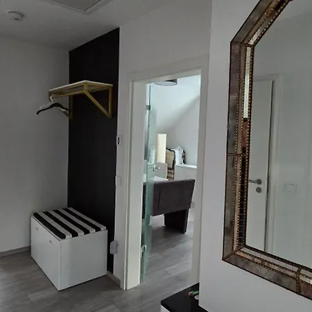 Duesseldorf Ratingen Naehe Messe Flughafen Uni Essen * Mintard