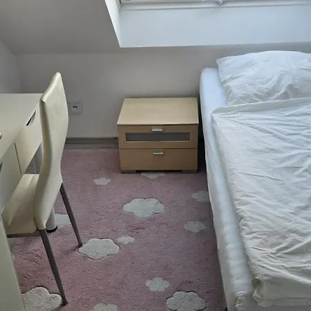 Duesseldorf Ratingen Naehe Messe Flughafen Uni Essen Mintard