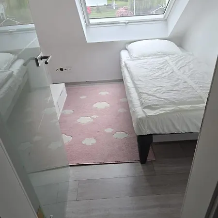 Duesseldorf Ratingen Naehe Messe Flughafen Uni Essen *