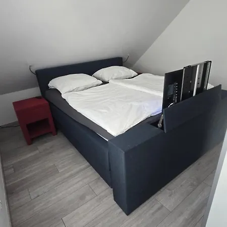 Duesseldorf Ratingen Naehe Messe Flughafen Uni Essen * Mintard