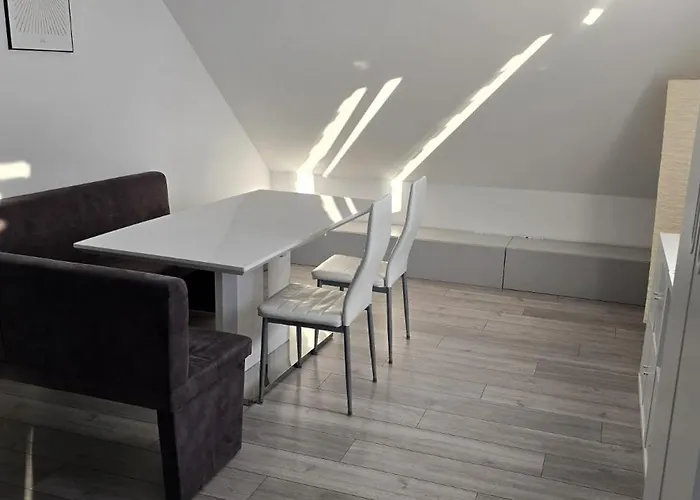 Duesseldorf Ratingen Naehe Messe Flughafen Uni Essen