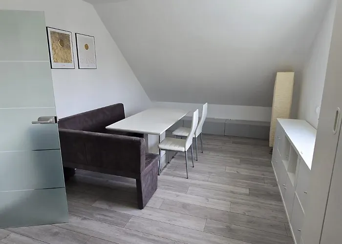 Duesseldorf Ratingen Naehe Messe Flughafen Uni Essen