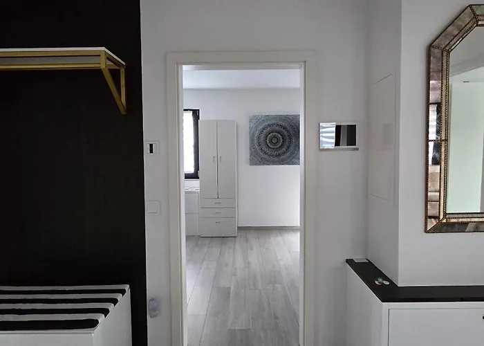 Duesseldorf Ratingen Naehe Messe Flughafen Uni Essen *