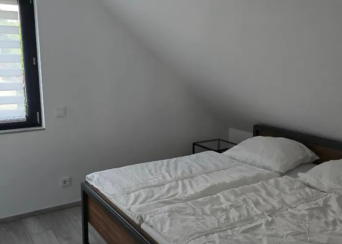 Duesseldorf Ratingen Naehe Messe Flughafen Uni Essen