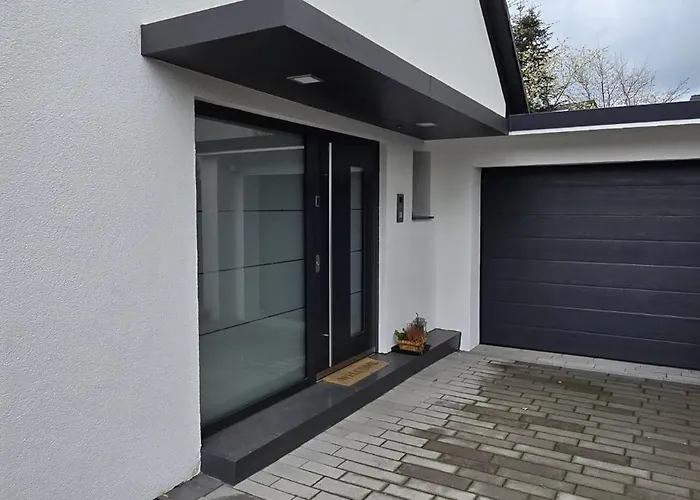 Duesseldorf Ratingen Naehe Messe Flughafen Uni Essen *