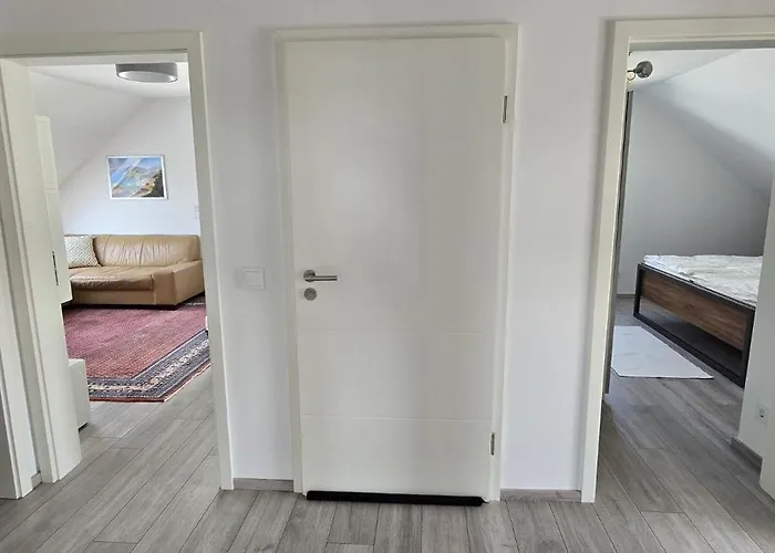 Duesseldorf Ratingen Naehe Messe Flughafen Uni Essen *