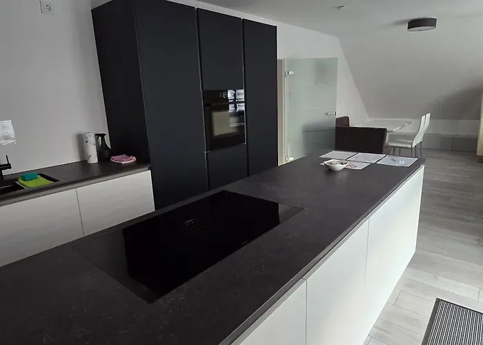 Duesseldorf Ratingen Naehe Messe Flughafen Uni Essen *