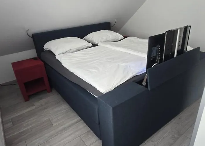 Duesseldorf Ratingen Naehe Messe Flughafen Uni Essen * Mintard